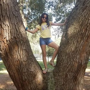 Meet your Posher, Kenisha